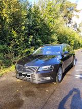 Skoda Superb 2.0 TDI DSG in der PREMIUM EDITION - Skoda Superb Gebrauchtwagen in Hamburg