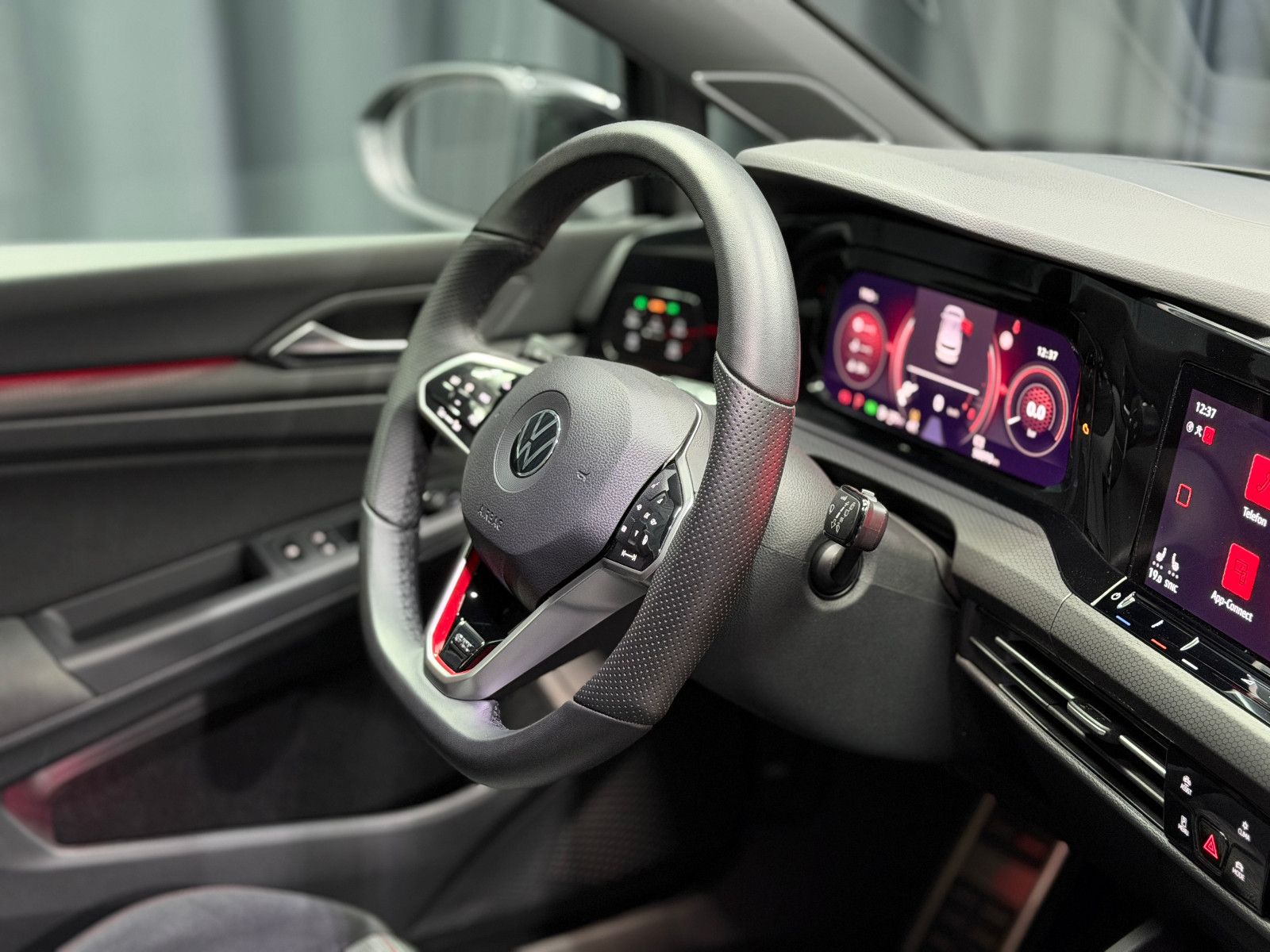 Fahrzeugabbildung Volkswagen Golf VIII Lim. GTI|H&K|HuD|U-Frei|D-FZG