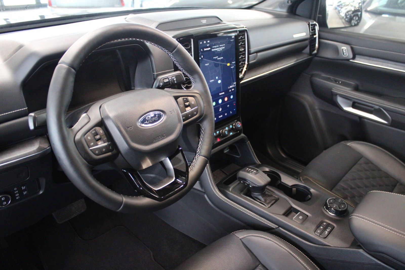Fahrzeugabbildung Ford Ranger Platinum Automatik LEDER AHK ROLLO STDH