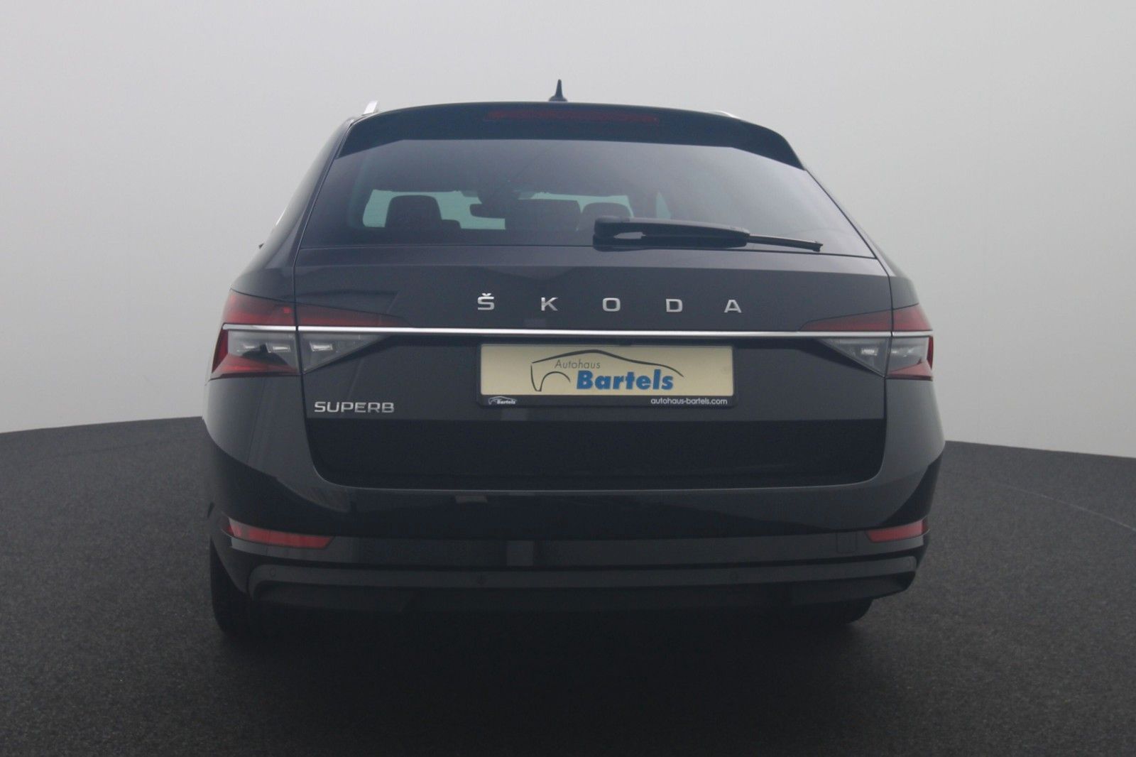 Fahrzeugabbildung SKODA Superb Combi 2.0 TDI Premium Edition Standheiz.