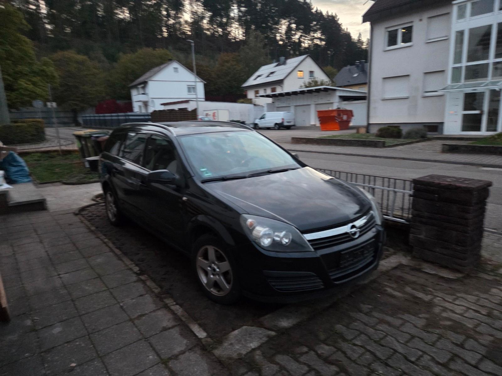 Opel Astra 2006 — салон