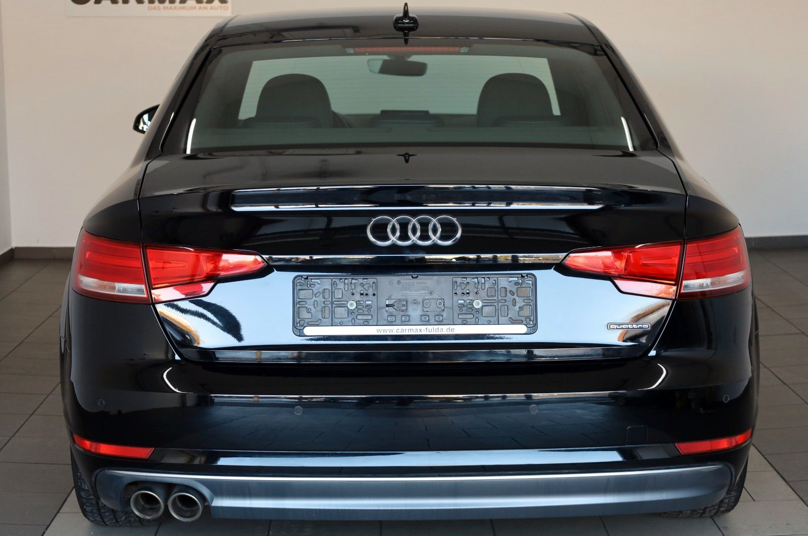 Fahrzeugabbildung Audi A4 Lim. quattro S Line T.Leder,Navi,Xenon,SH,PDC