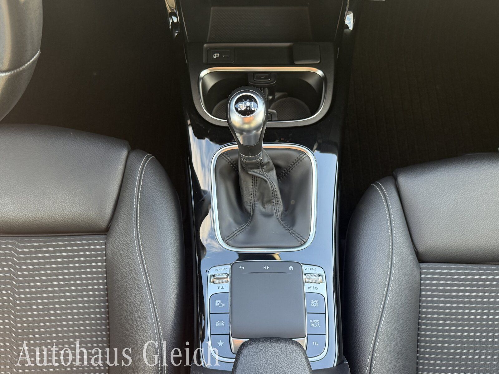 Fahrzeugabbildung Mercedes-Benz A 180 Progressive (EURO 6d-TEMP) Navi/Klima/LED