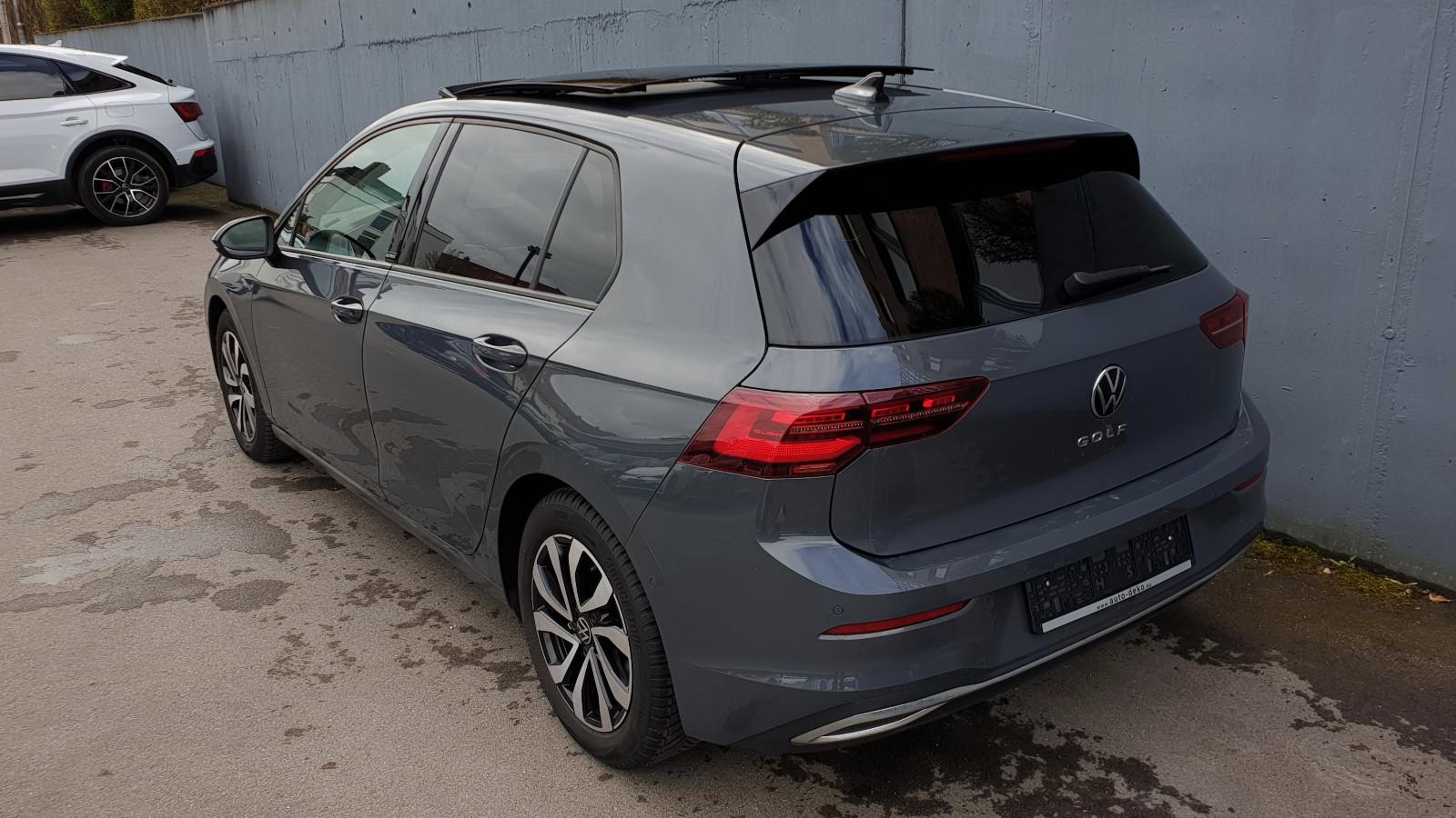 Volkswagen Golf 8 2.0TDI DSG Pano/Matrix/ACC/Kamera/K-less