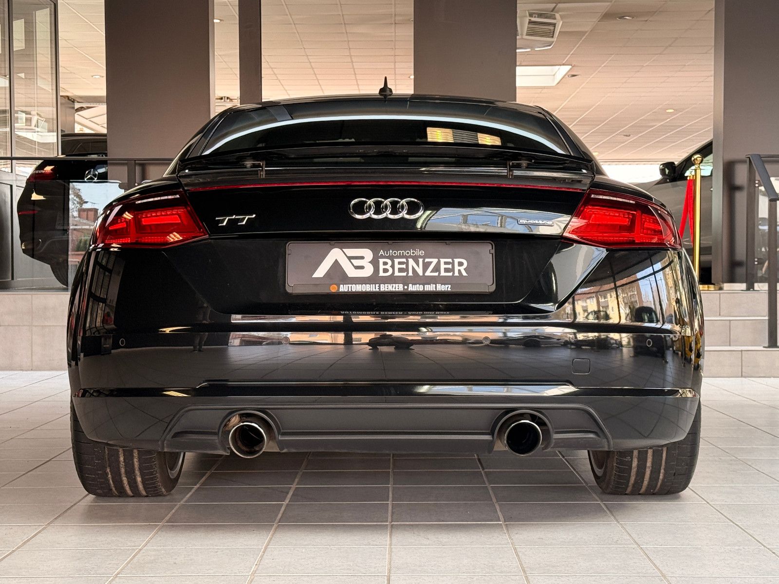 Fahrzeugabbildung Audi 2.0 TFSI quattro/S-LINE/AUTOMATIK/RS-SITZE/LED