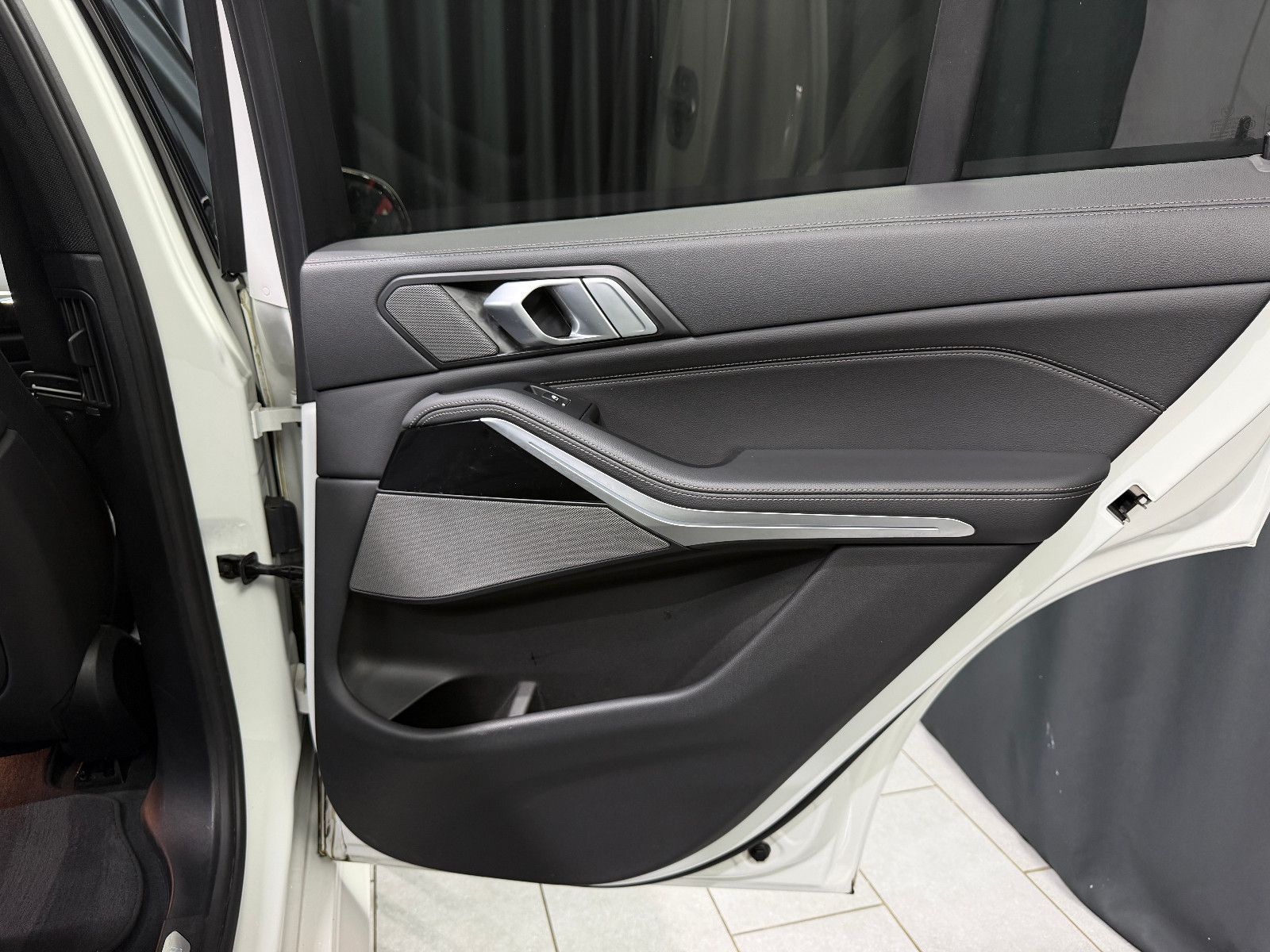 Fahrzeugabbildung BMW X5 M50d|LASER|H&K|360°|PANO|GESTIK|AHK|HuD