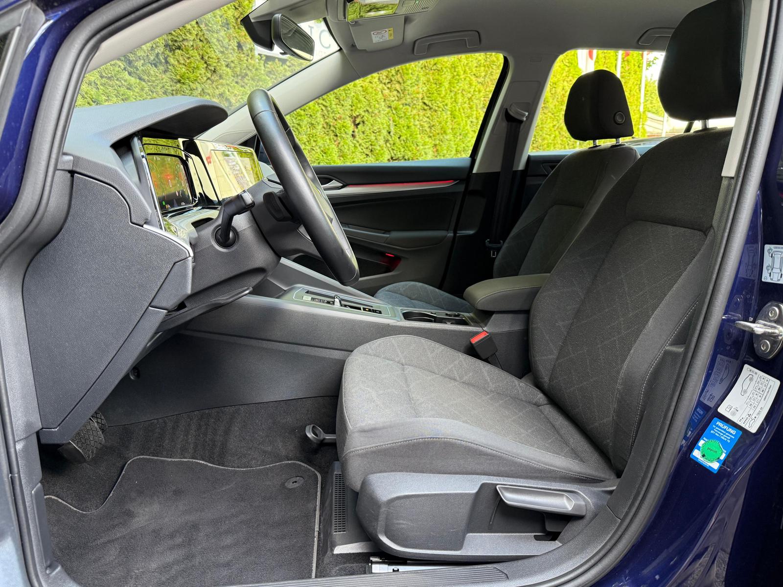 Volkswagen Golf 1.0 eTSI Limo Life LED+NAVI+ACC+SHZ+CARPLAY, миниатюра 8