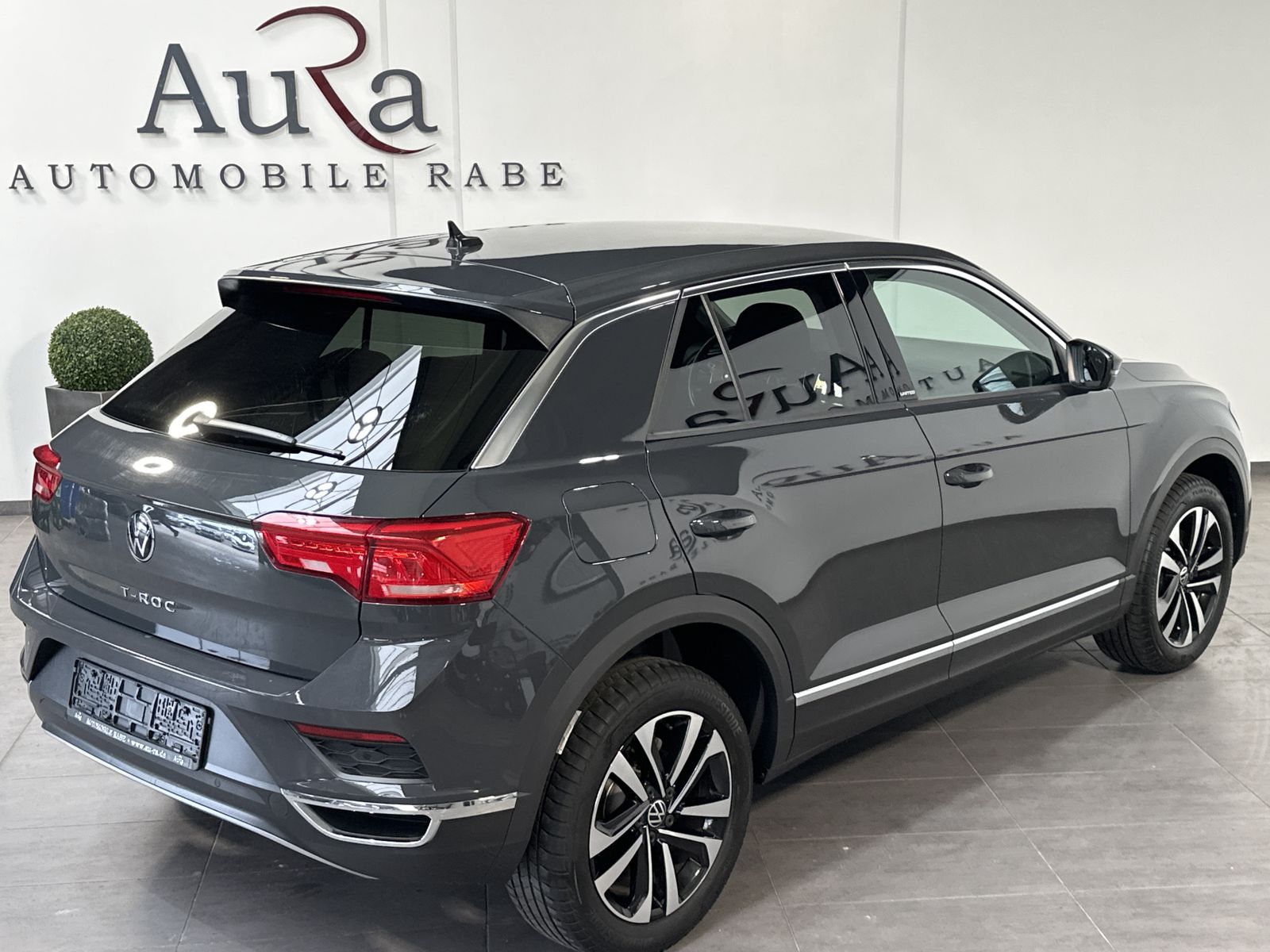 Fahrzeugabbildung Volkswagen T-Roc 2.0 TDI DSG Style NAV+ACC+KAM+VCOCK+PP+1HD