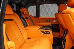 Cullinan BLACK BADGE 2025 BLACK/ORANGE 4 SEATS