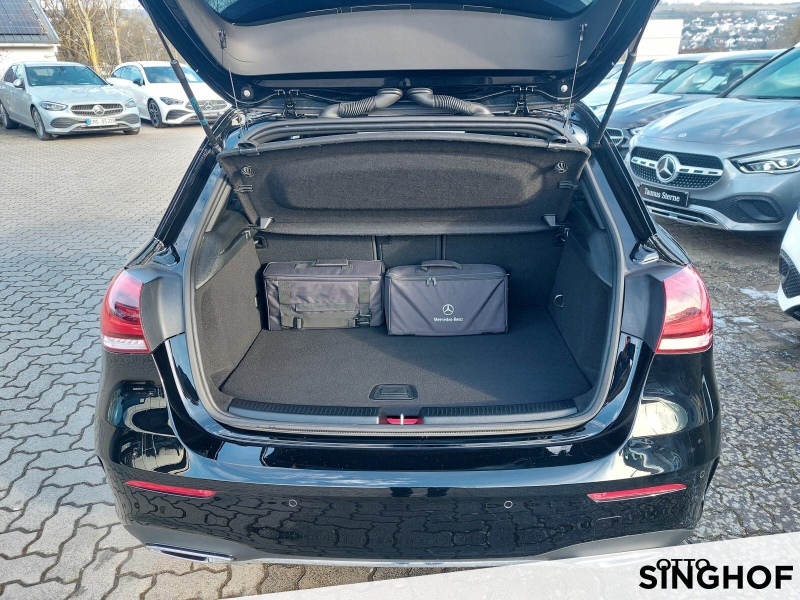 Fahrzeugabbildung Mercedes-Benz A 250e AMG +AHK+ dyn.LED+ PDC+ MBUX+ Ambiente+