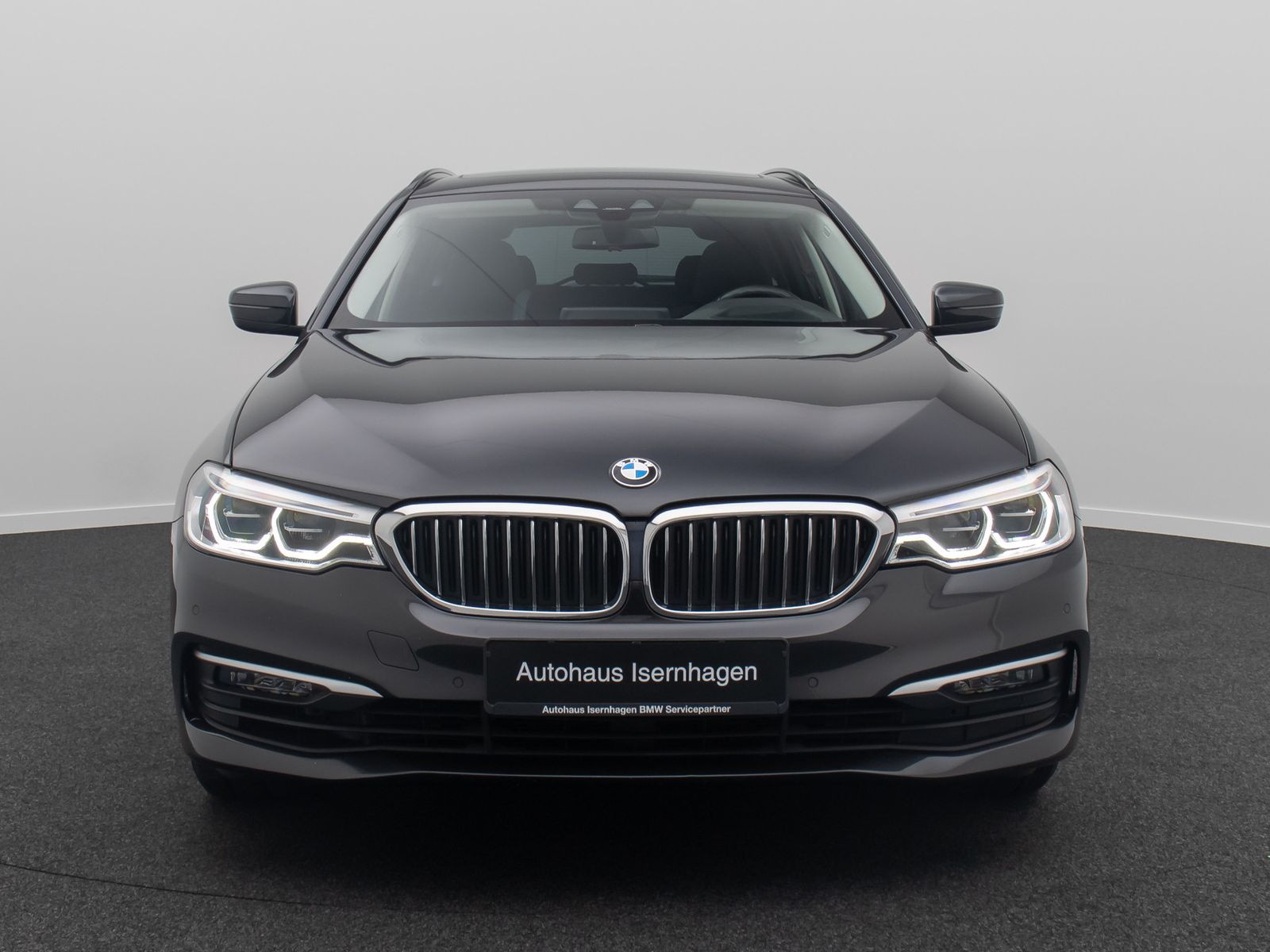 Fahrzeugabbildung BMW 540i xD HUD Kamera MSport Komfort Panorama19Zoll