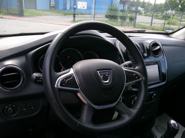 Dacia Sandero II Stepway Celebration 1 Hand