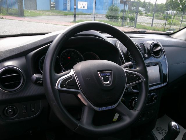 Dacia Sandero II Stepway Celebration 1 Hand