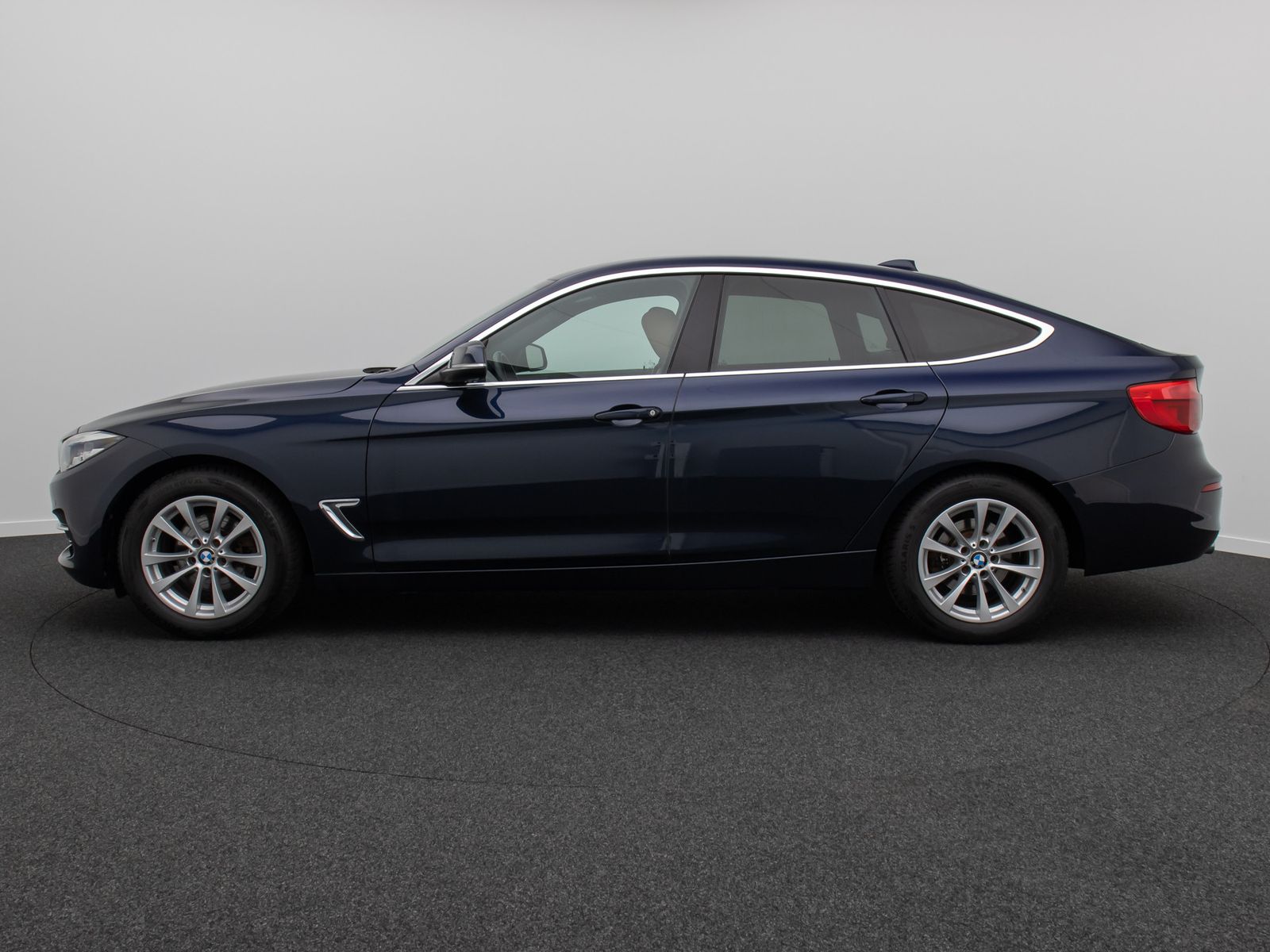 Fahrzeugabbildung BMW 320d Gran Turismo Luxury Line Alarm HUD Kamera D