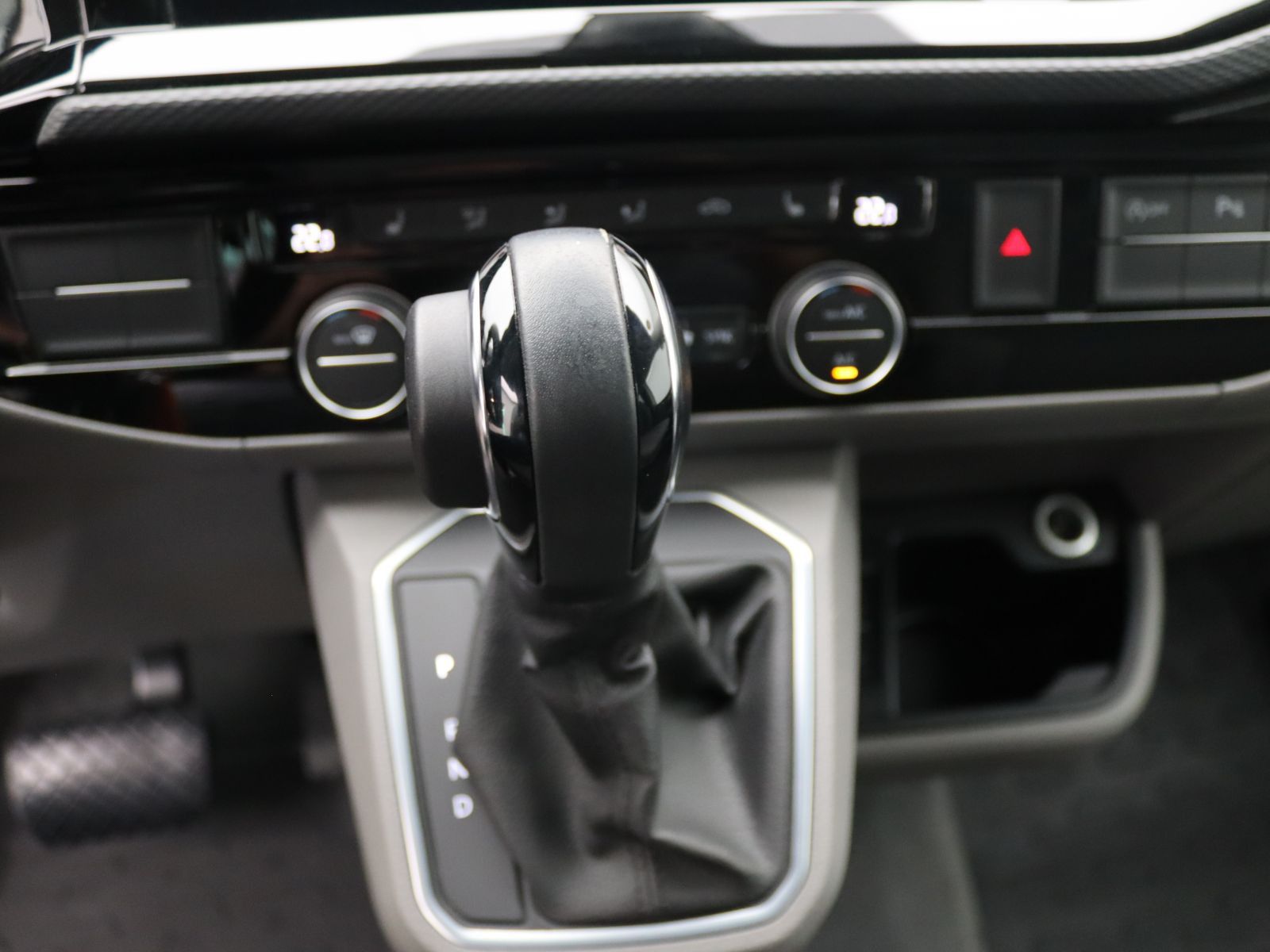 Volkswagen T6 California - Bild 17