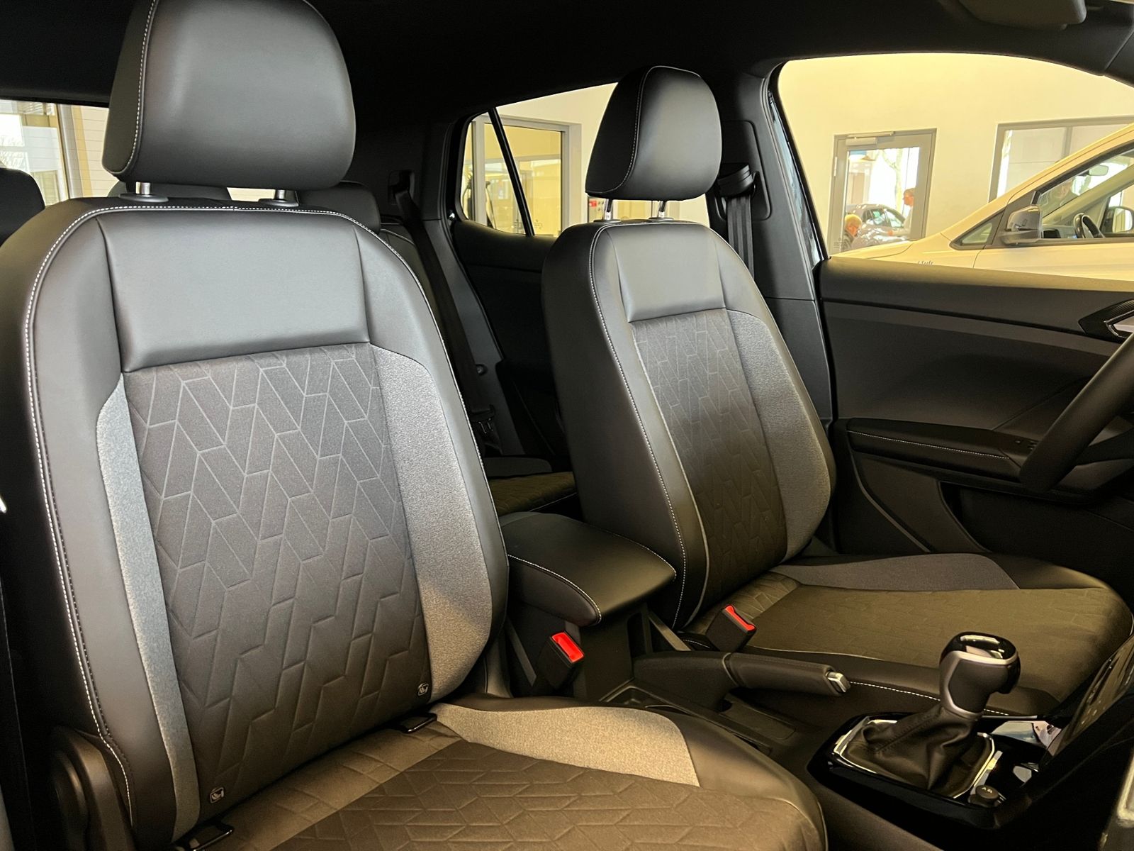 Fahrzeugabbildung Volkswagen T-Cross GOAL 1.0 TSI DSG *AHK,LED,Plus-Paket,17'