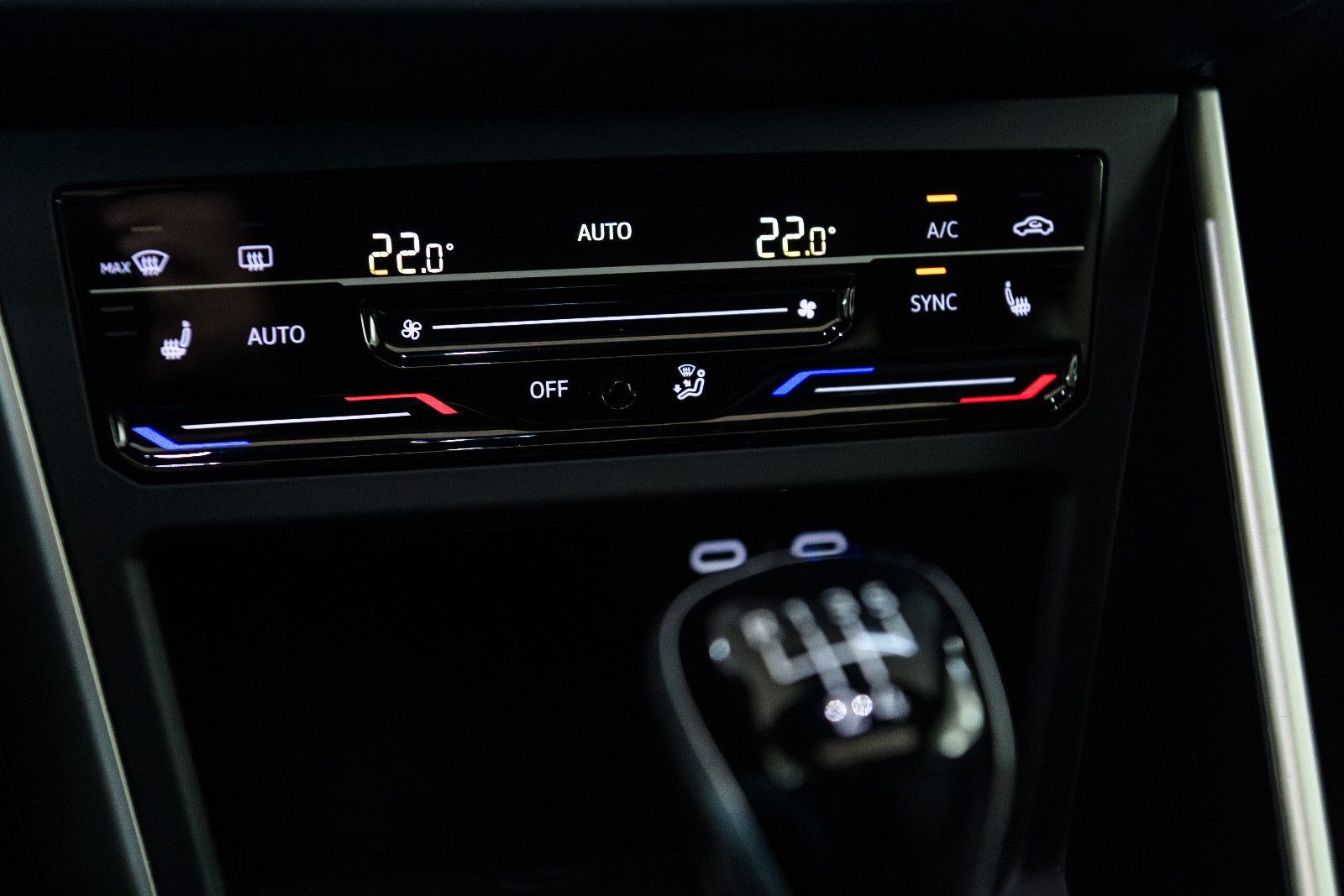 Fahrzeugabbildung Volkswagen Taigo Move+LED+SHZ+PANO+ALU+ACC+PANO+RFK+IQLIGHT