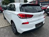 Hyundai i30 1.4 Intro LED Alu SHZ Kamera DAB - Hyundai i30: Intro
