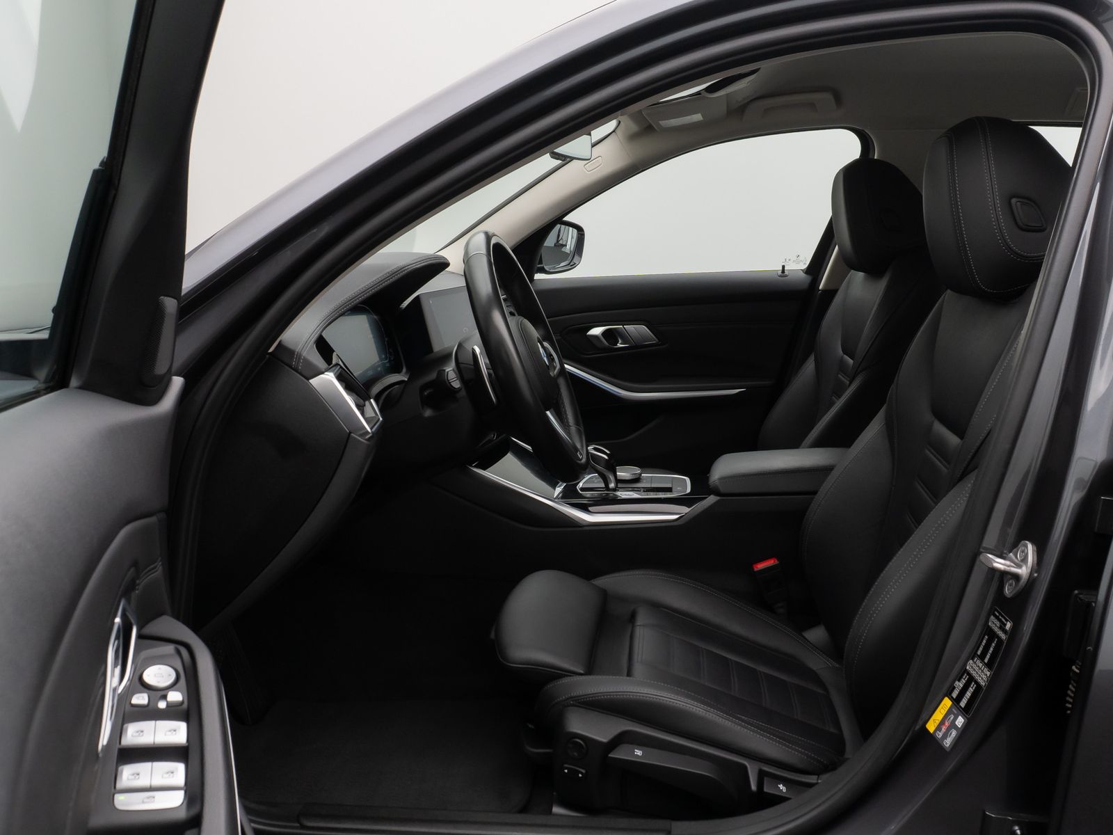 Fahrzeugabbildung BMW 330e Luxury Line 360°HiFi DAB Alarm Sport 19Zoll