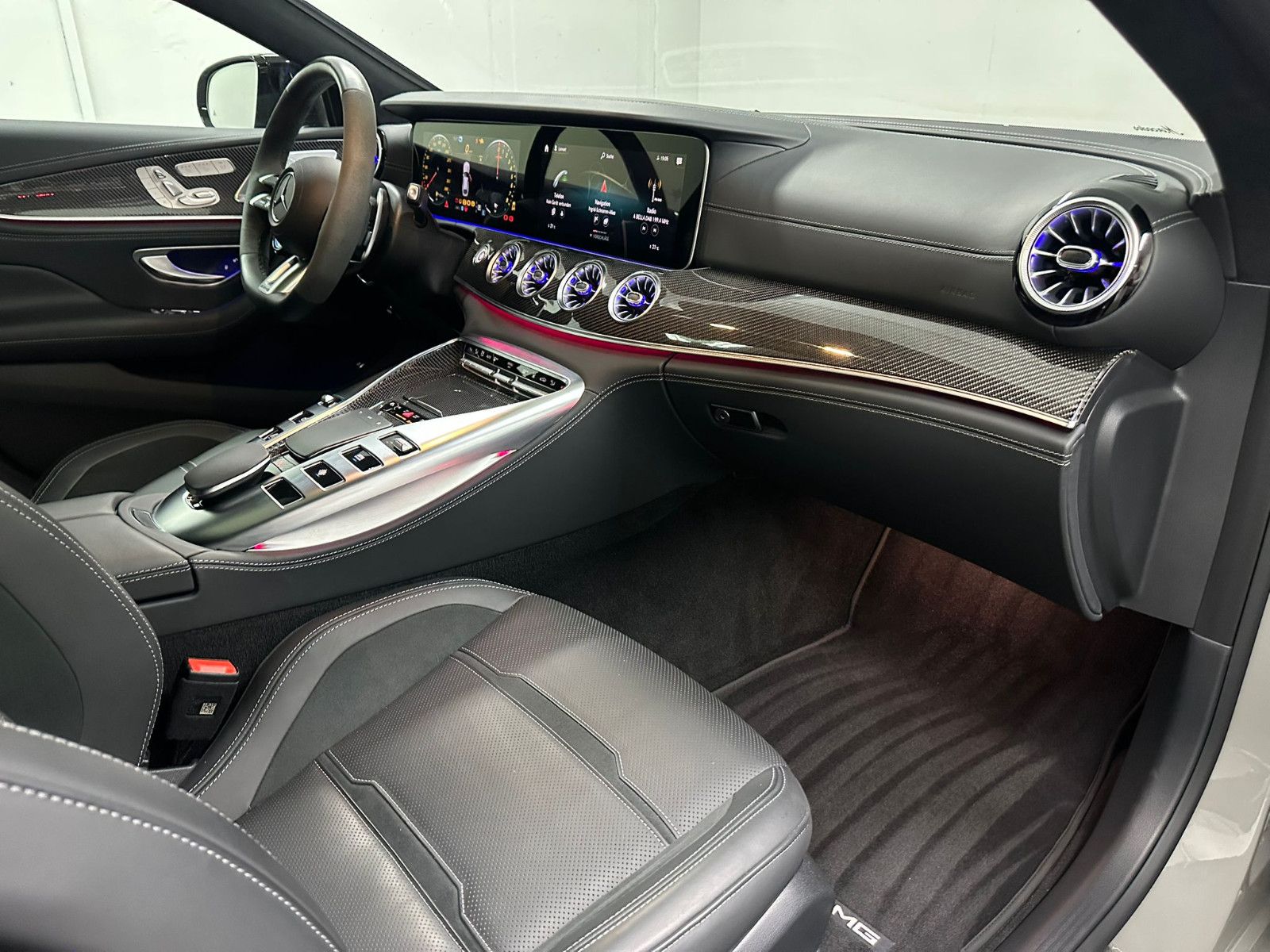 Fahrzeugabbildung Mercedes-Benz GT 63  S E Performance *AERODYNAMIK*CLASSICGRAU*