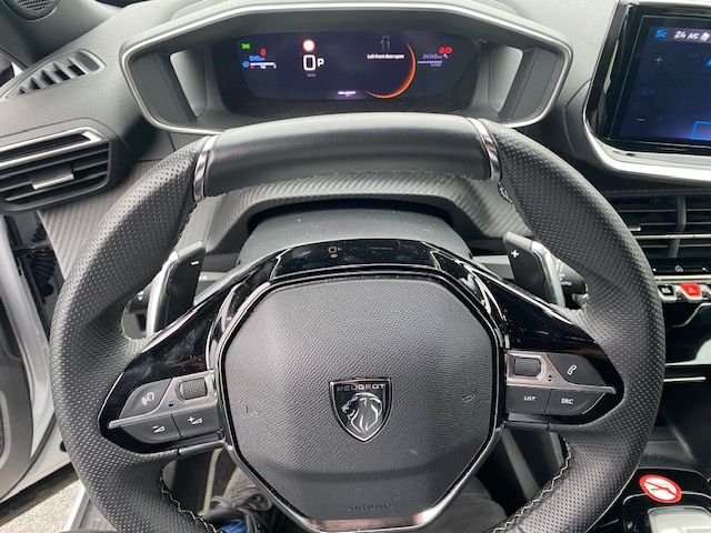 Fahrzeugabbildung Peugeot 2008 GT MildHybrid 145 e-DSC6