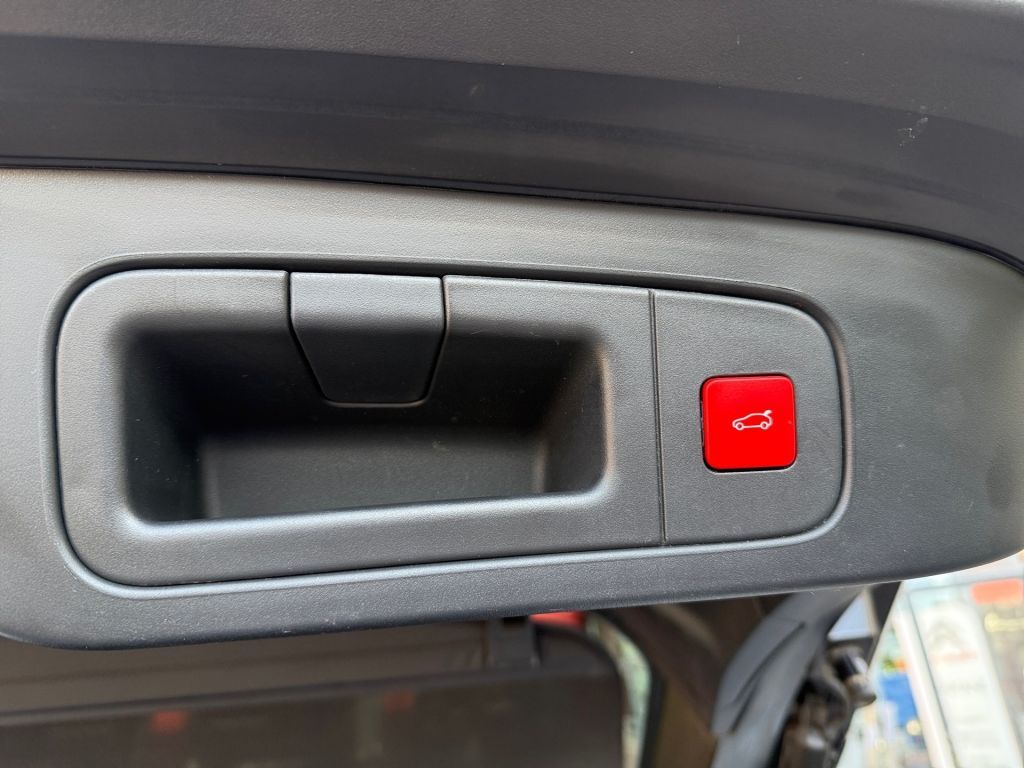 Fahrzeugabbildung Citroën C5 X PureTech 180 Start&Stop EAT8 SHINE PACK
