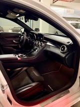 Mercedes-Benz C 43 AMG Performance, Traumzustand - Mercedes-Benz C 43 AMG mit Benzin-Antrieb: Kombi, Automatik