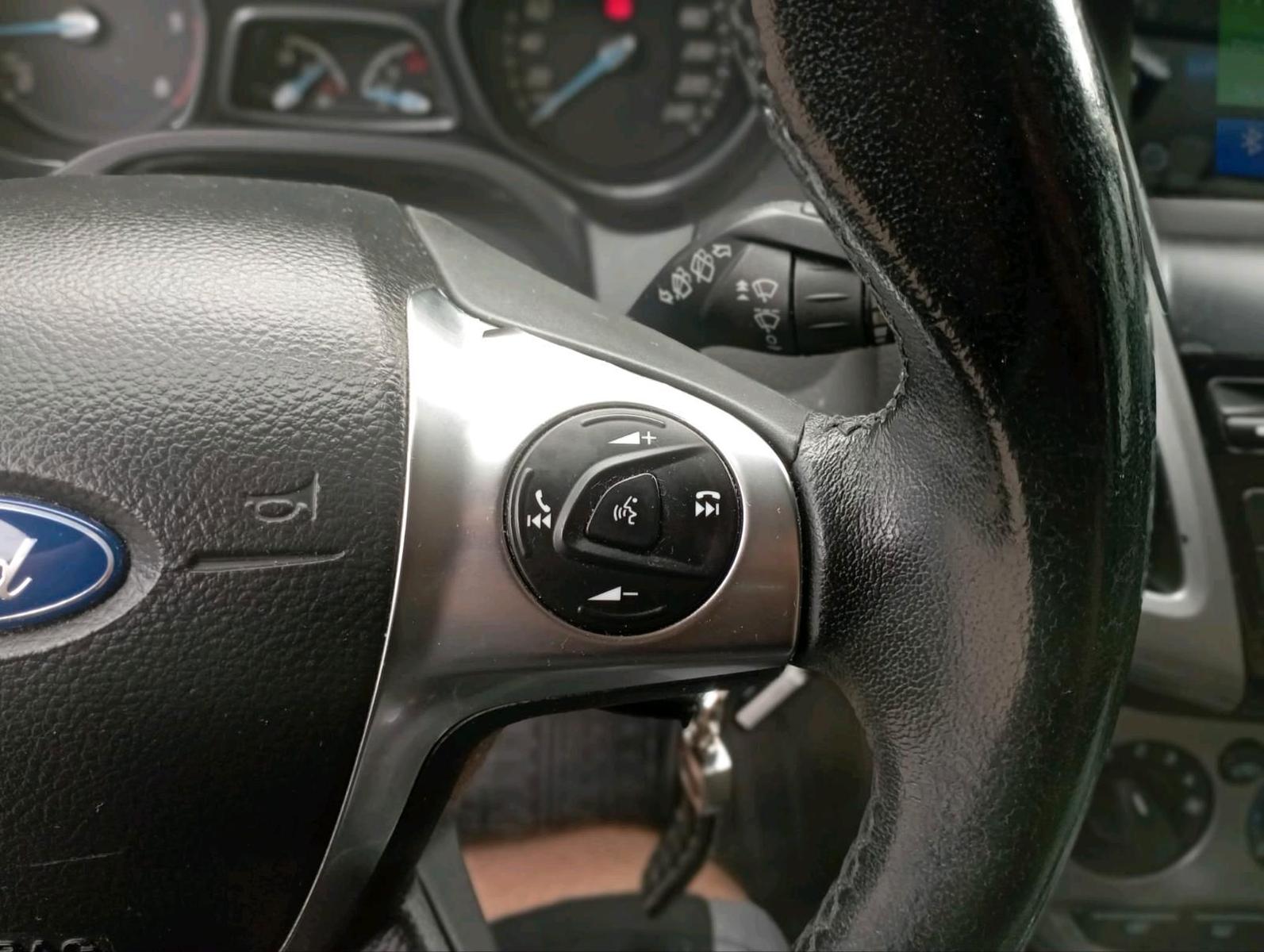 Ford Focus 2013 — photo 13