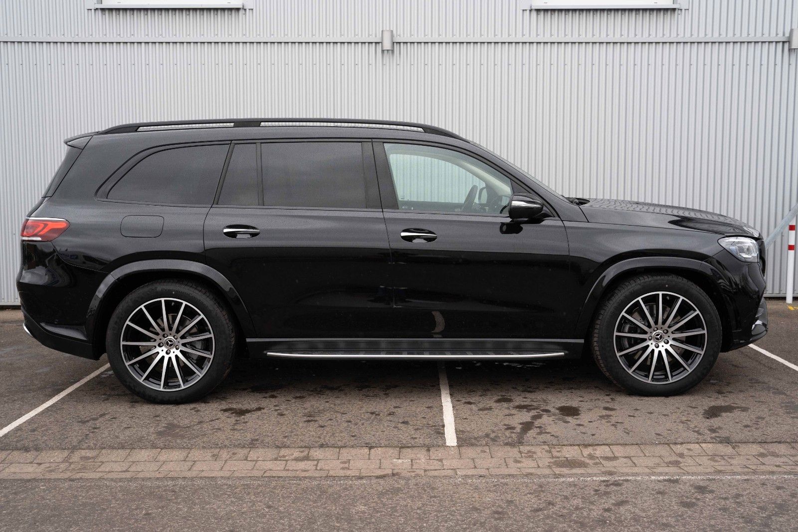 Fahrzeugabbildung Mercedes-Benz GLS 400d AMG 360° PANO BURM SOFT 7SIT MEMOR NEW+