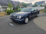 Mercedes-Benz Mercedes E280  TÜV Neu - gebrauchte Mercedes-Benz E 280 aus dem Jahr 1998