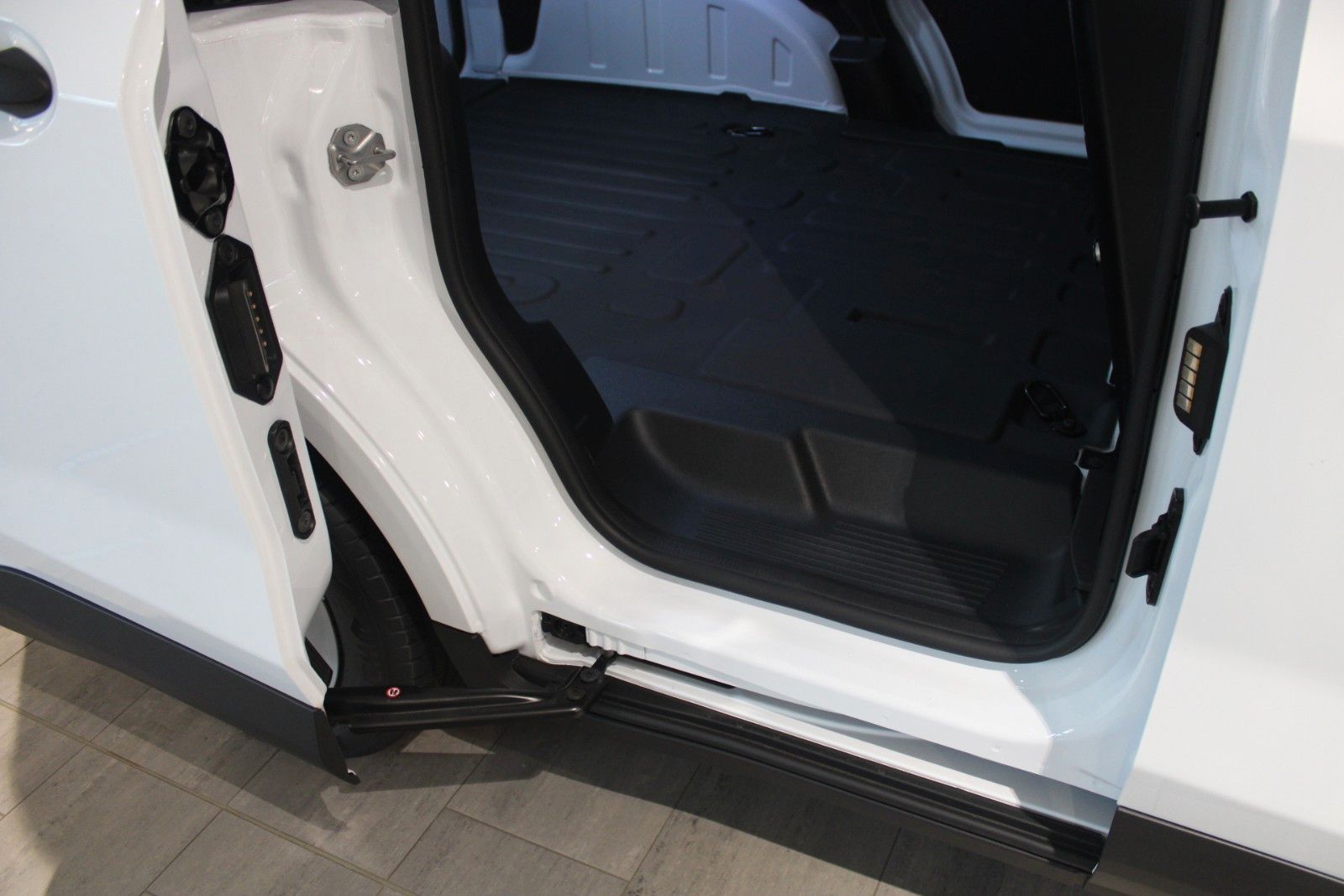 Fahrzeugabbildung Ford Transit Courier 46 kWh Elektromotor Trend SOFORT