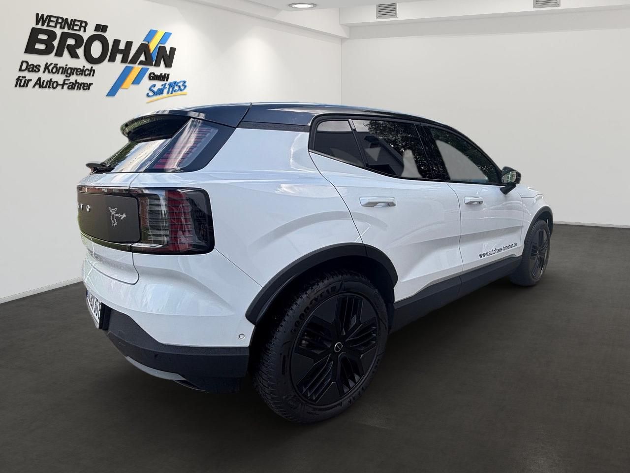 Fahrzeugabbildung Volvo EX30 Cross Country P8 Ultra Performance Pure