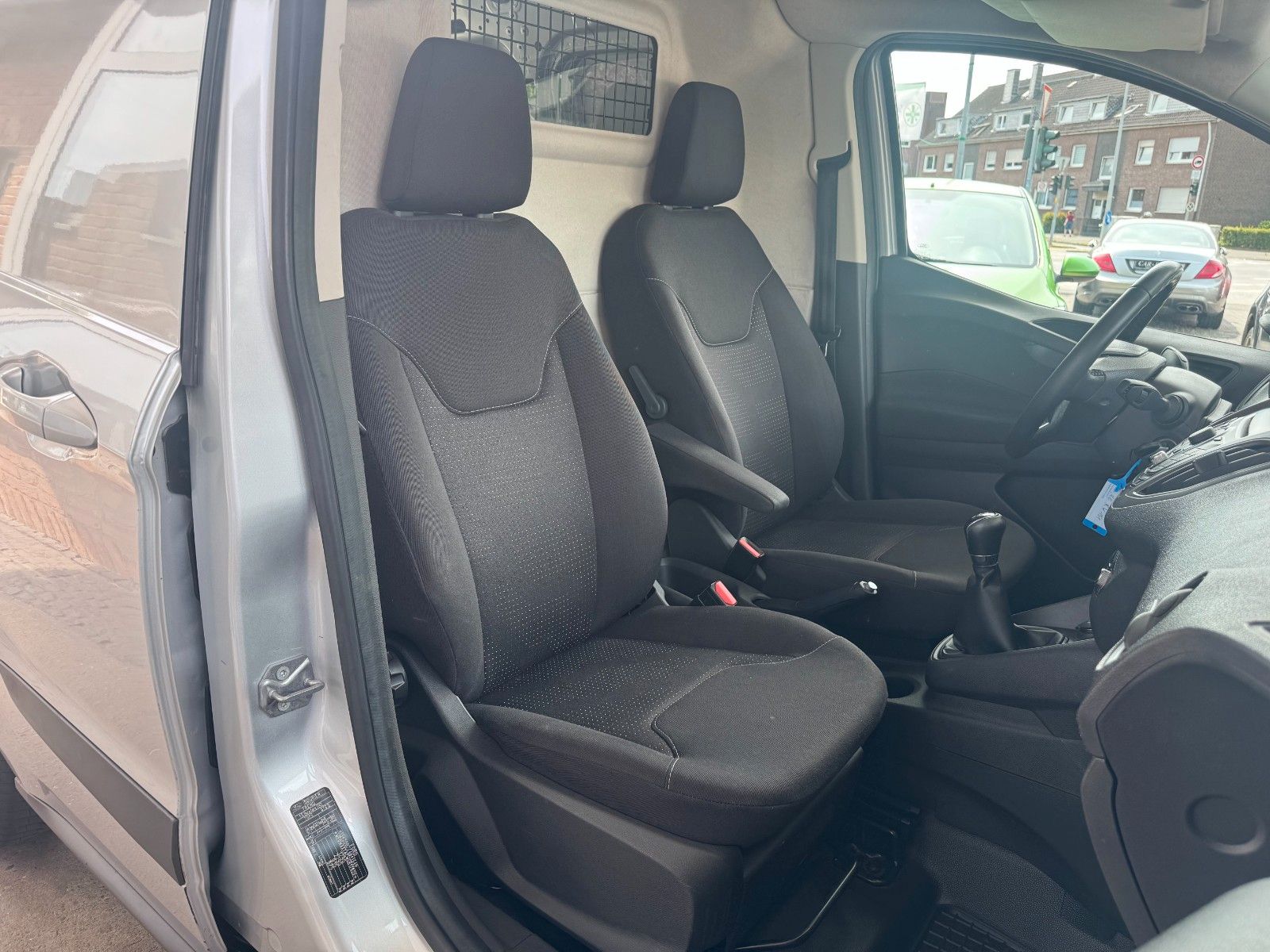 Fahrzeugabbildung Ford Transit Courier Trend Klima/PDC/1.Hd/erst 79 Tk