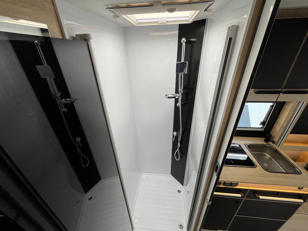 Challenger 270 Graphite Arctic Solar Markise Lithium – Foto 10 von 16