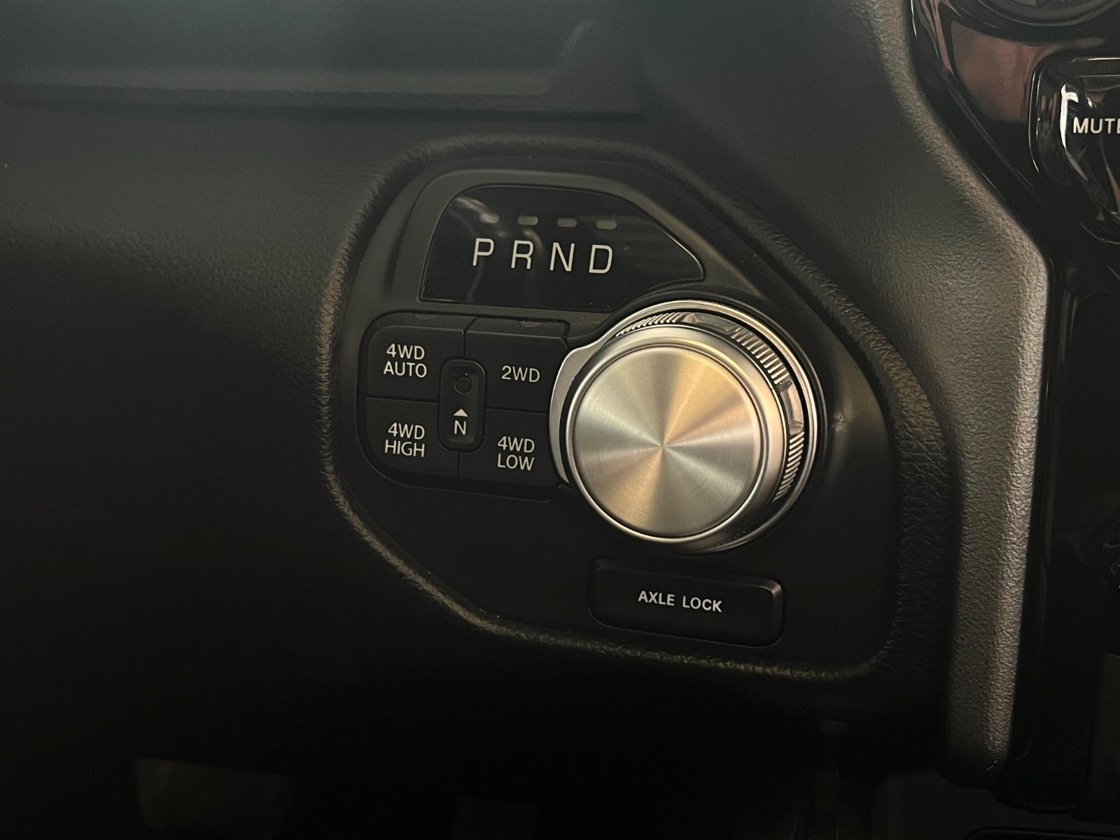 Fahrzeugabbildung Dodge RAM 1500 Laramie Night  Navi*AHK*LPG*Pano