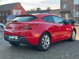 Opel Astra J GTC Edition - Opel Astra: Rot