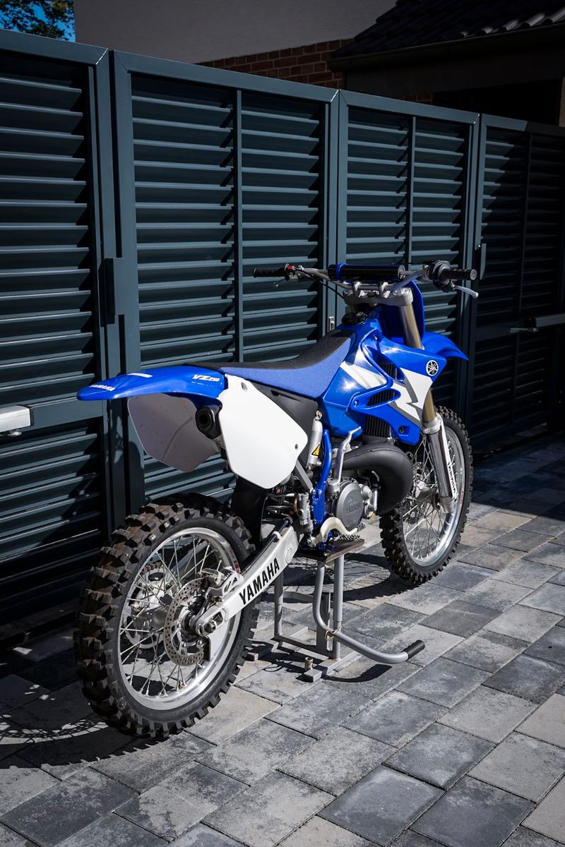 Yamaha  2004 — салон