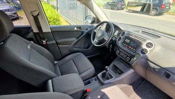 Volkswagen Tiguan - 10
