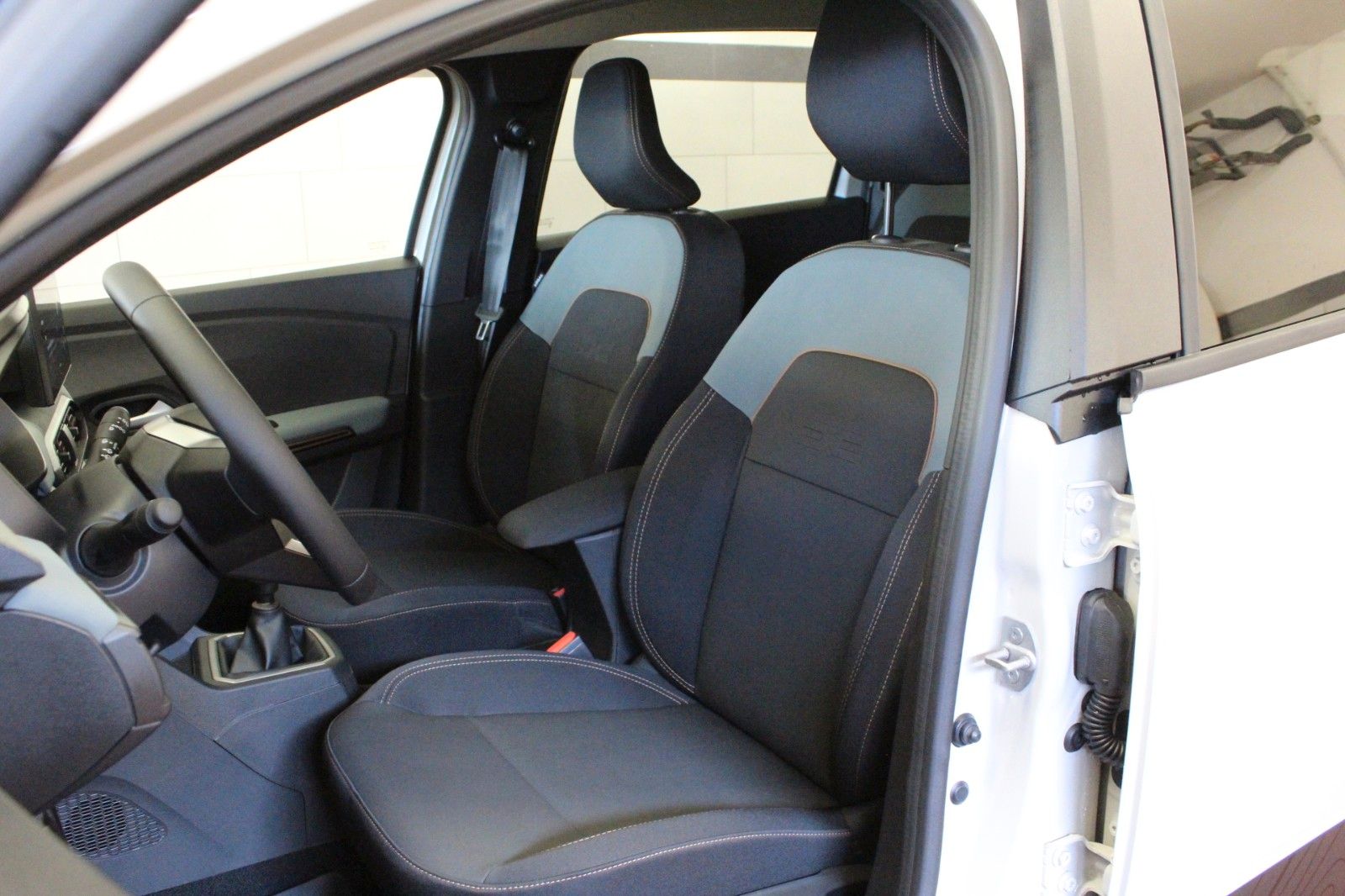 Fahrzeugabbildung Dacia Jogger TCe 110 Extreme 7-Sitzer  MY26 *Winterp.*