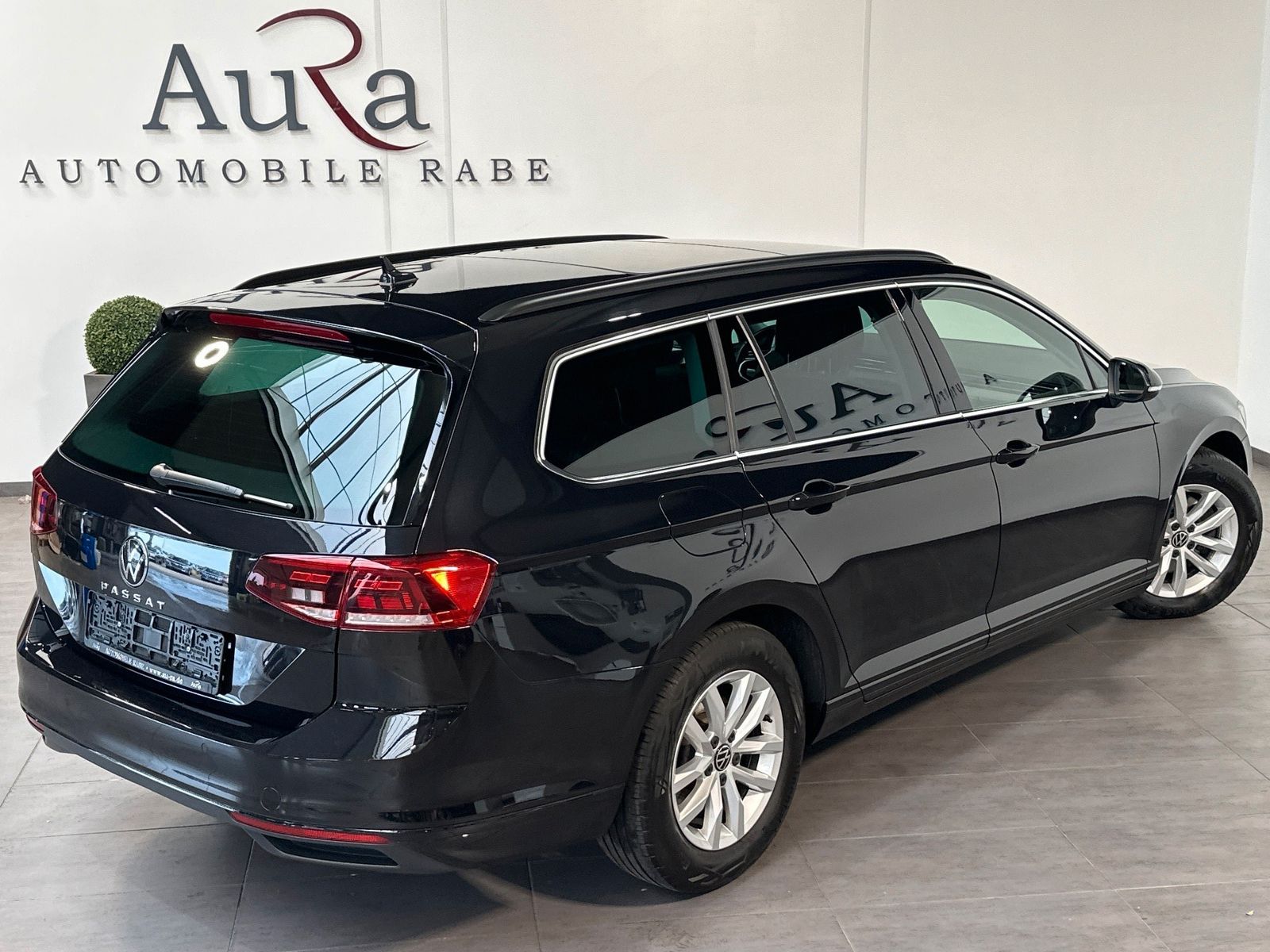 Fahrzeugabbildung Volkswagen Passat Variant 2.0 TDI DSG Business NAV+LED+PANO