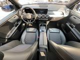 Mercedes-Benz GLB 200 *LED*AHK*MBUX*eSD*KAM* - Mercedes-Benz GLB 200 mit Benzin-Antrieb: Panorama-Dach, Geländewagen