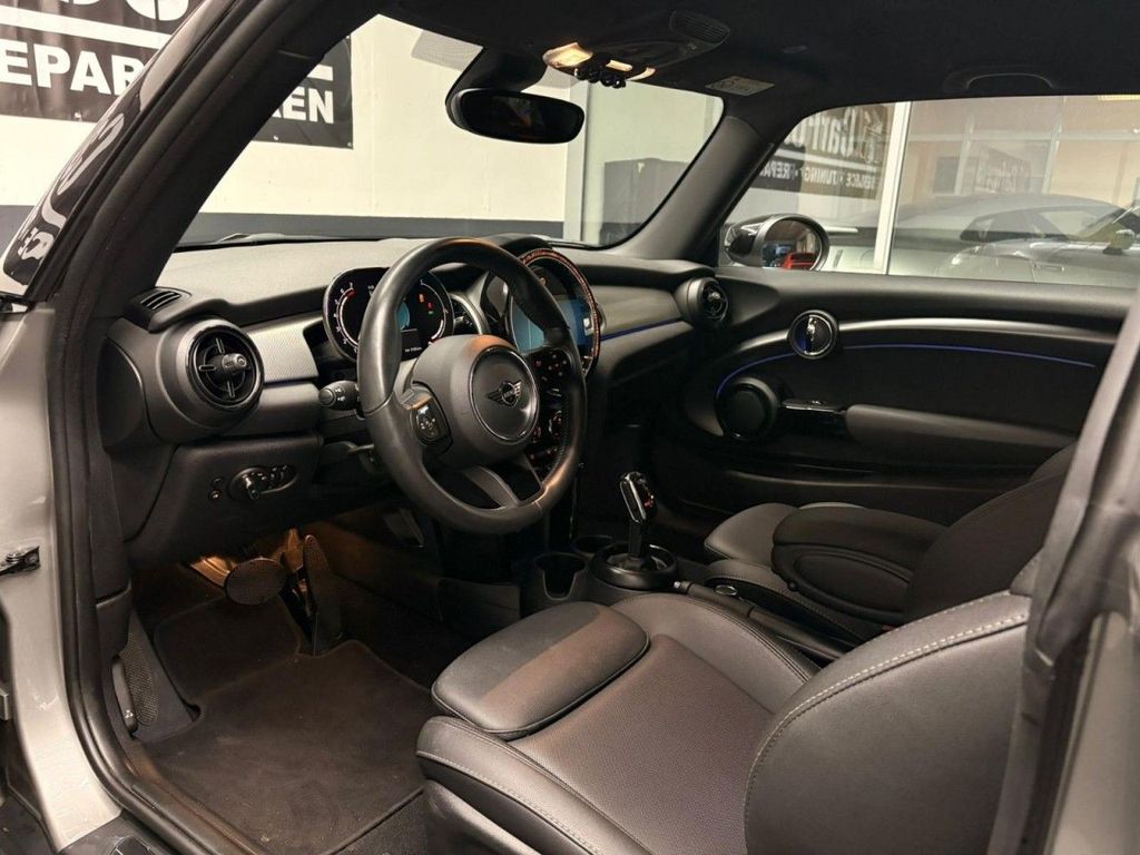 MINI Cooper AUTOMATIK SITZ-/STANDHZG DAB KLIMAAUTO MINI Cooper AUTOMATIK SITZ-/STANDHZG DAB KLIMAAUTO