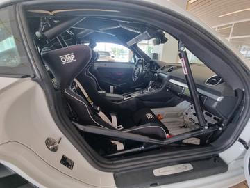صورة 10 لـ 2019 Porsche CAYMAN