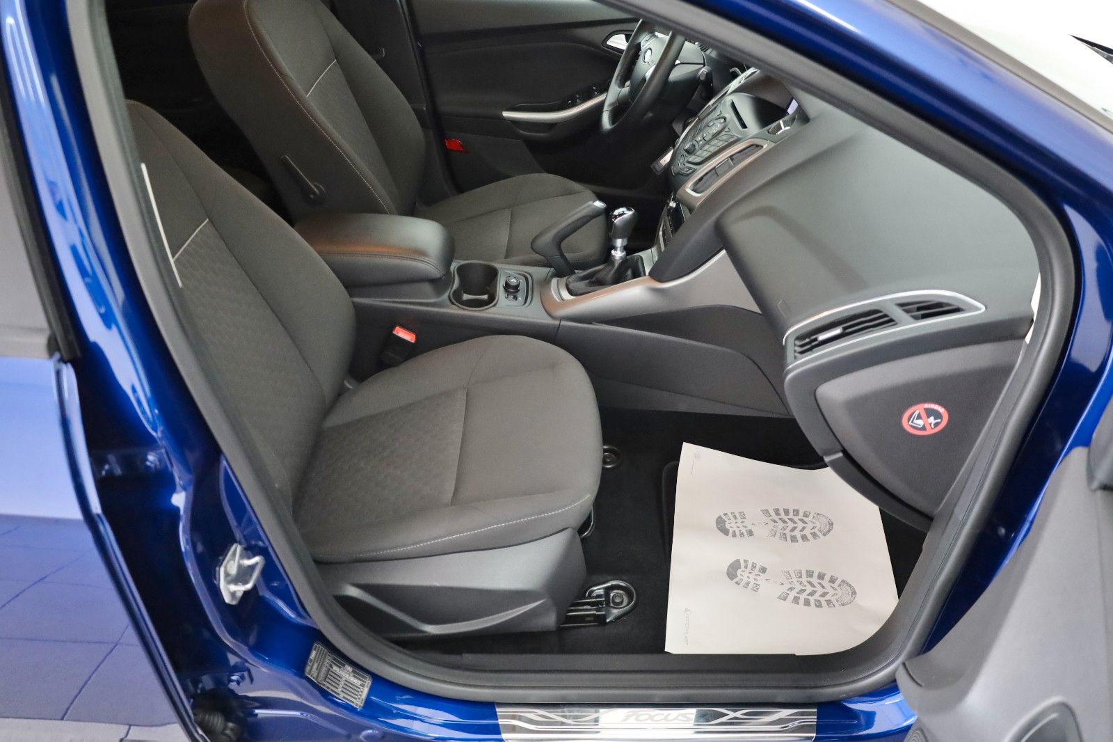 Fahrzeugabbildung Ford Focus Turnier Sync Edition Navi,SH,PDC,SR+WR