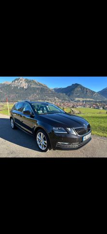 Skoda Octavia 2.0 TDI SCR DSG Premium Edition Comb...