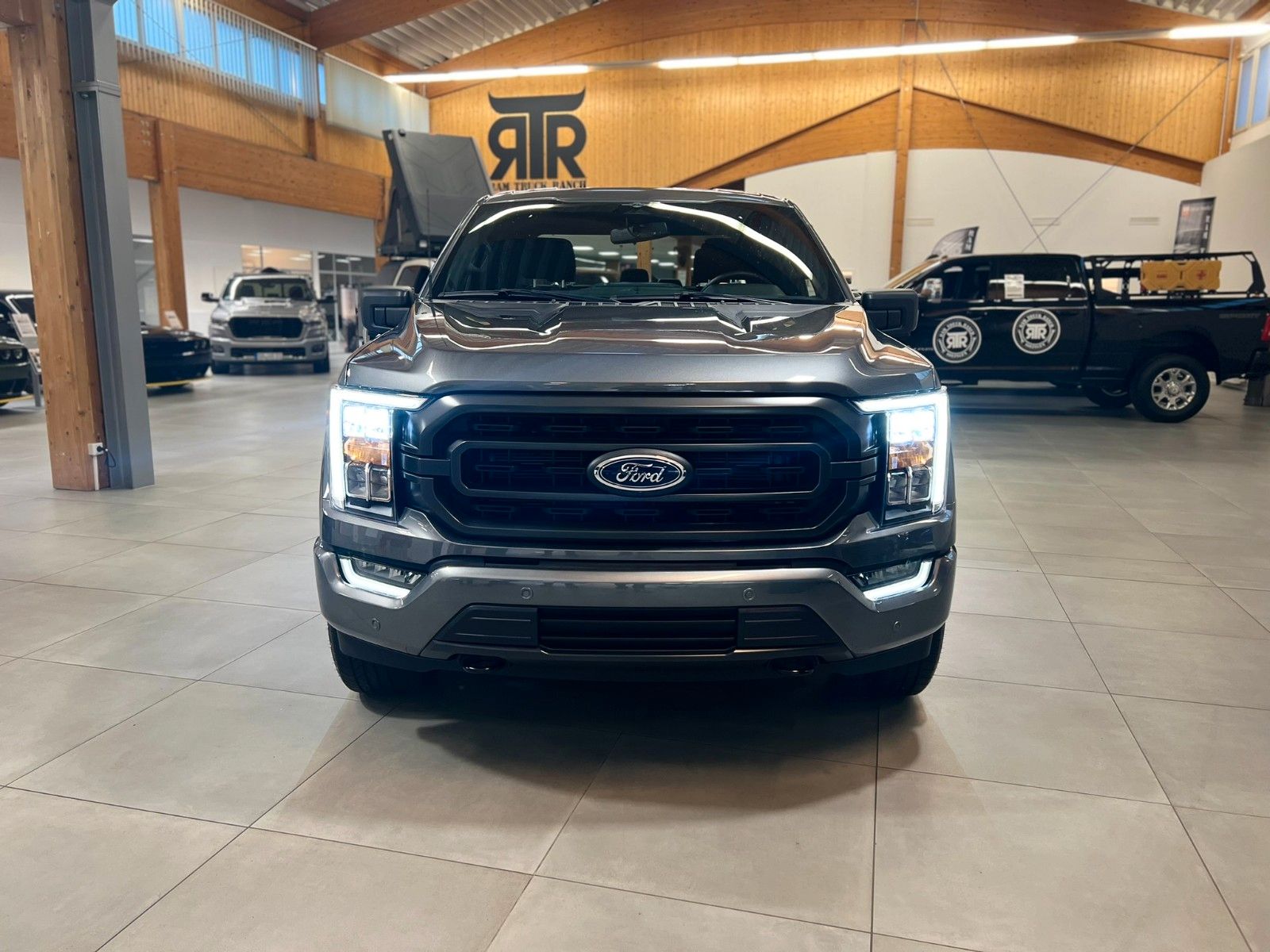 Fahrzeugabbildung Ford F-150 XLT 5.0L V8 Supercrew 5,5"