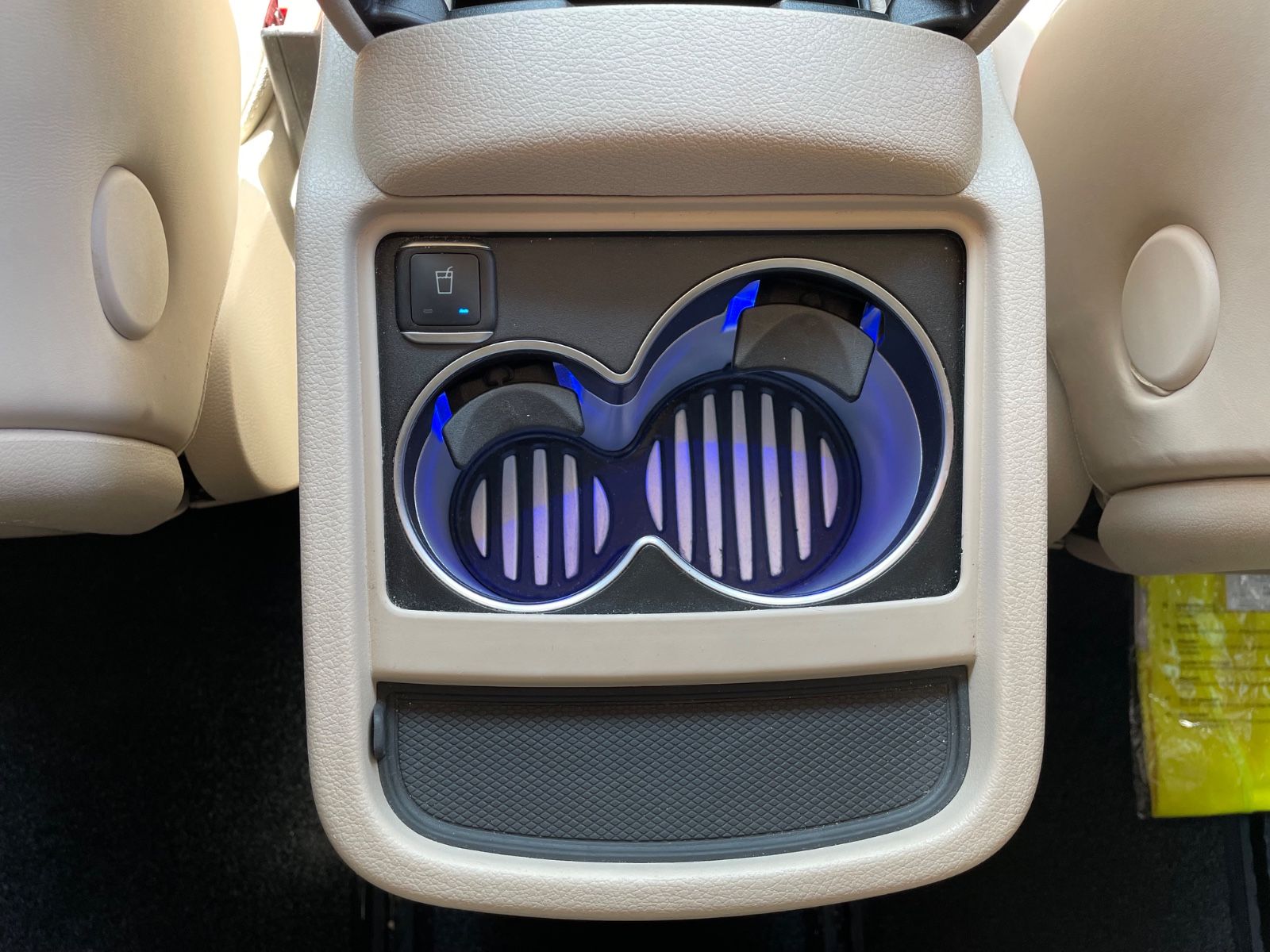 Fahrzeugabbildung Mercedes-Benz V 300 d Lang Avantgarde AMG-Line |Burmester|360°
