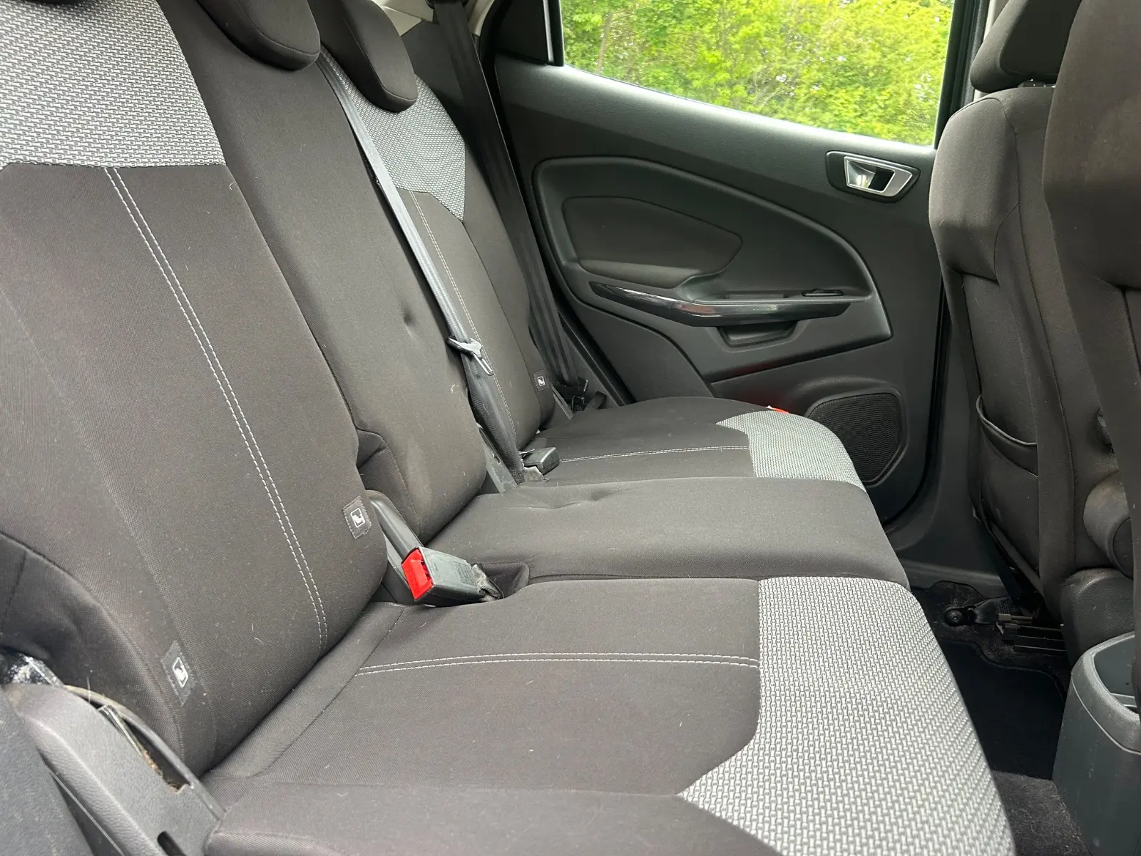 Ford EcoSport 2014 — photo 12