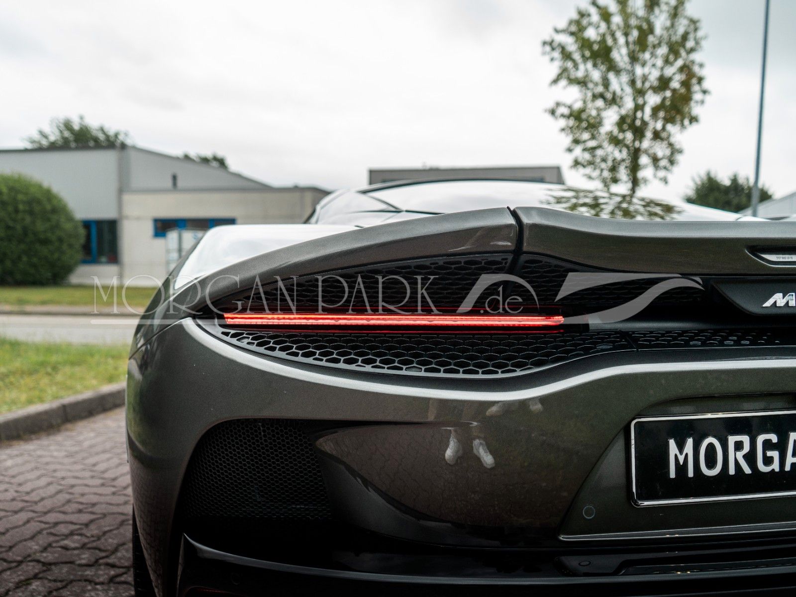 Fahrzeugabbildung McLaren GT *Storm Grey Metallic* + MwSt. + Sportauspuff