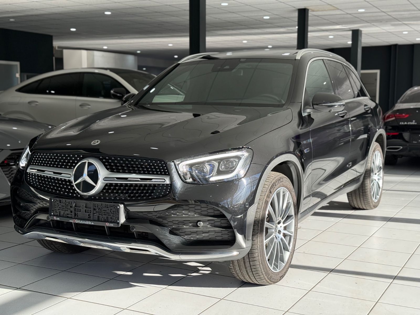 MERCEDES-BENZ GLC 300de 4Matic*AMG*PANO*360°*MBEAM*KEYLESS*BUR